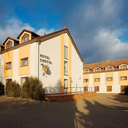 Hotel Chotol Horomerice المظهر الخارجي الصورة