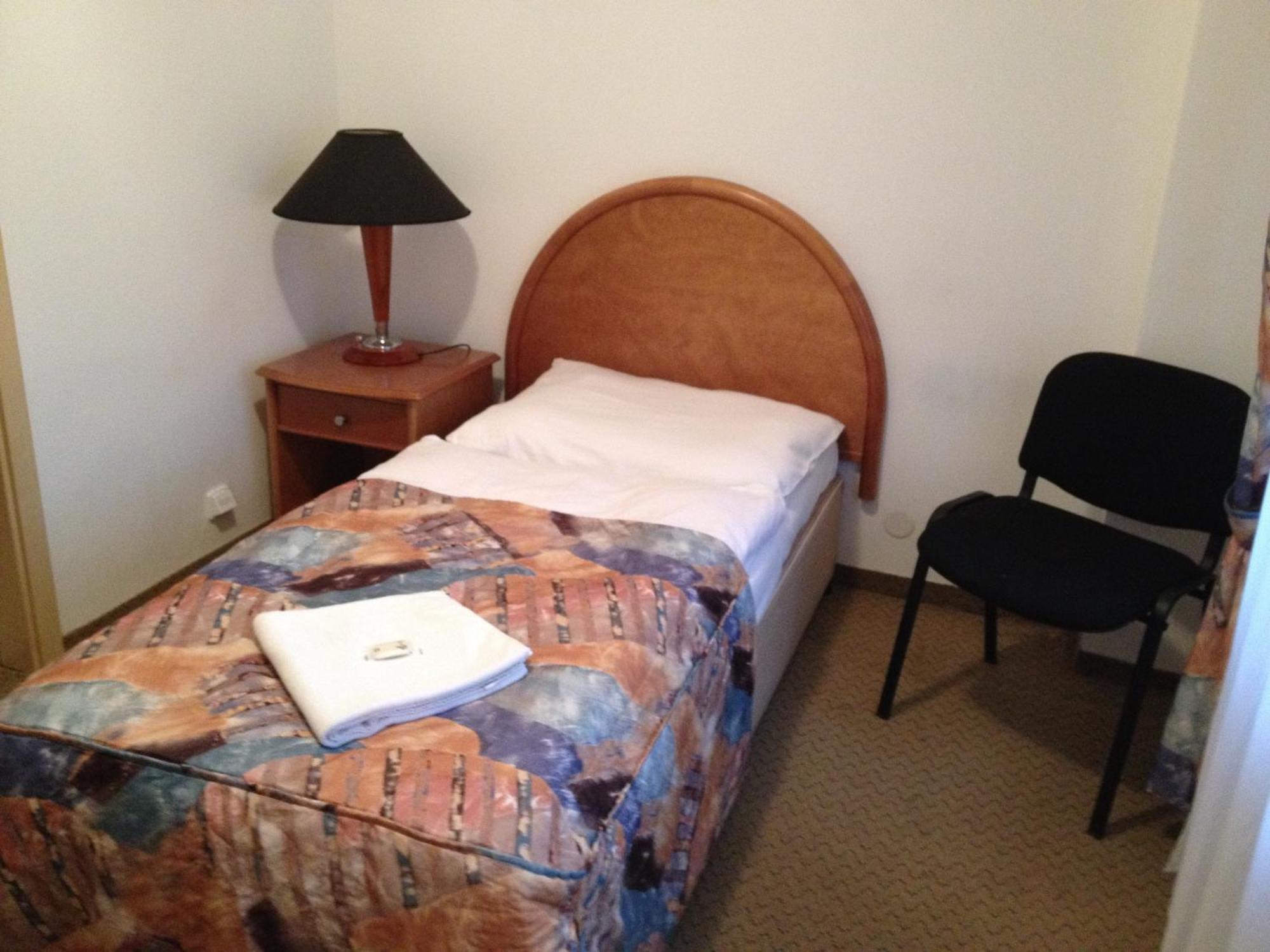 Hotel Chotol Horomerice المظهر الخارجي الصورة