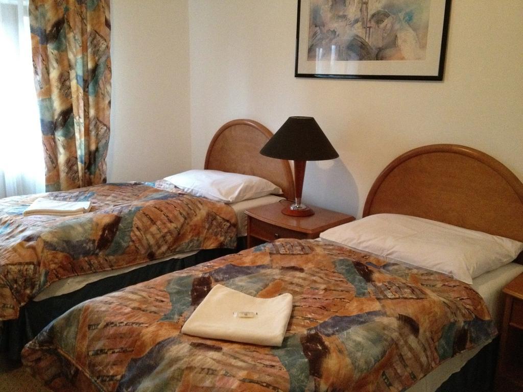Hotel Chotol Horomerice الغرفة الصورة